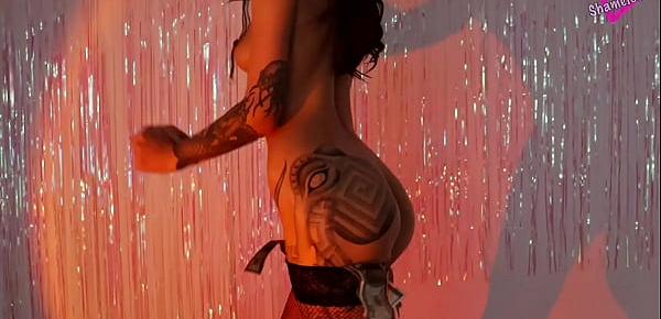 Horny Oily Girl Private Dance for U